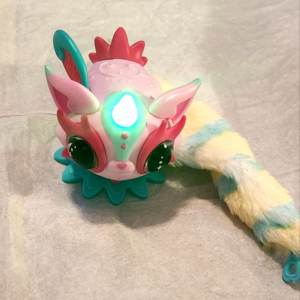 2019 WowWee Pixie Belle Magical Pets Aurora Interactive Animals